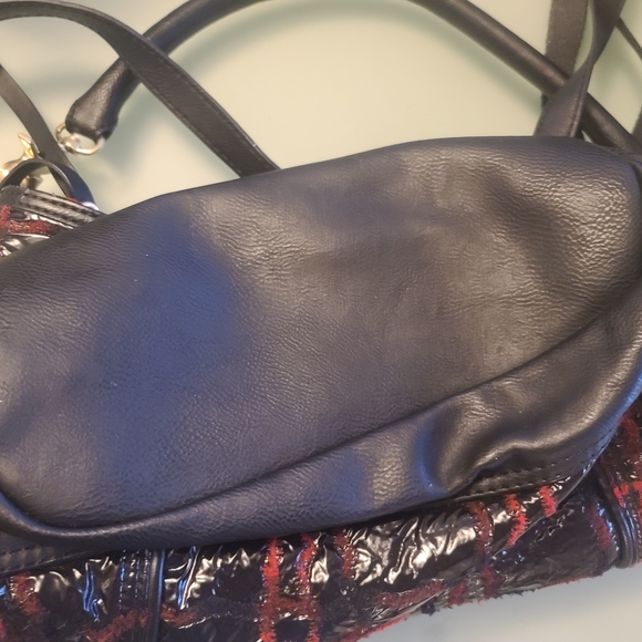 Diesel Women's Black & Red Shoulder Bag - Picture 4 of 13